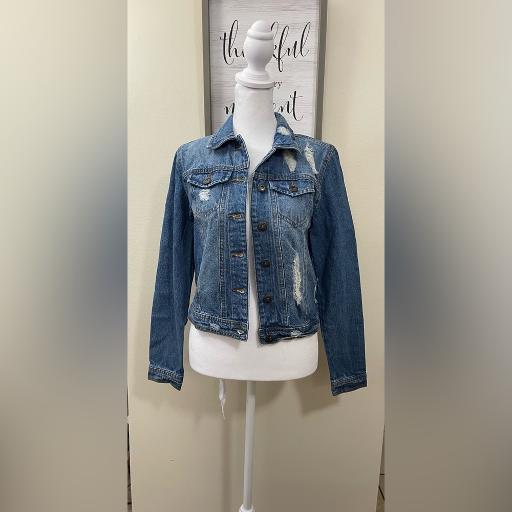 Highway Women’s Jean Denim Distressed Jacket Short Sz Small.